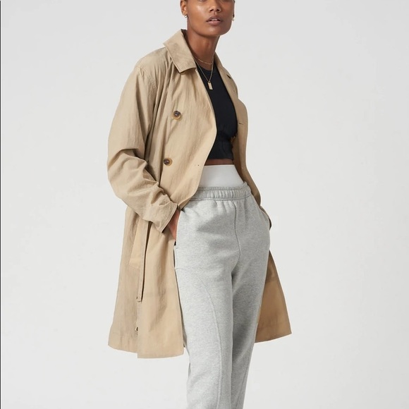 New Balance x Bandier Tech Trench Coat - Women’s Sizes Available - Picture 5 of 6
